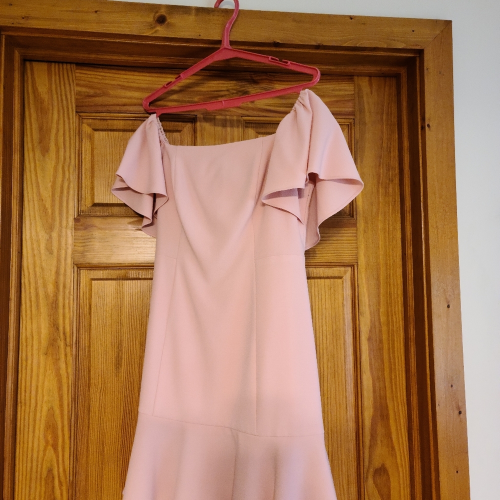 Beautiful Vince Camuto Light Pink Off the Shoulder Knee Length Dress Size 6P